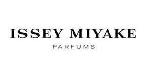 创始人Issey Miyake先生，1970年在东京成立了三宅一生设计室，此后相继成立了三宅一生(IsseyMiyake)国际公司、饰品公司、欧洲公司、美国公司等。三宅一生服饰在继承日本传统服饰特点的前提下，进行别出心裁的立体设计，使三宅一生服饰富有梦幻色彩，成为引领时尚潮流的知名品牌。随着品牌的发展的需要，三宅一生产品范围延伸至香水、手表等领域。